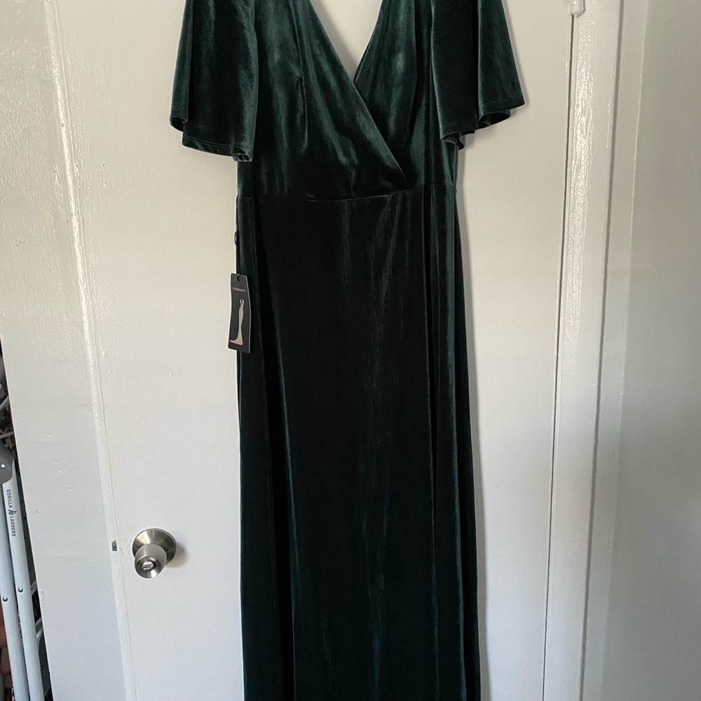 Elegant Deep Green Velvet Dress